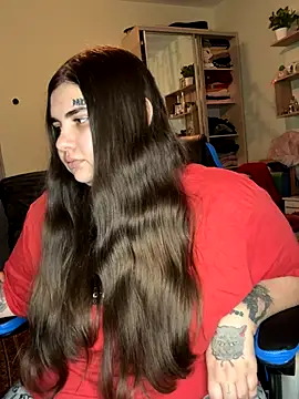 Snapshot of MariasV chatting on 12.02.25 MariasV online show from 12.02.25