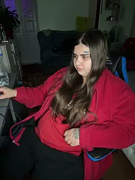 Snapshot of MariasV chatting on 12.16.25 MariasV online show from 12.16.25