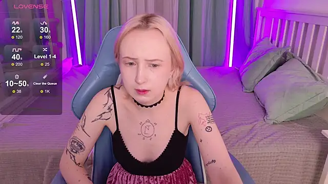 Snapshot of _Babyface_ chatting on 11.26.25 Babyface online show from 11.26.25