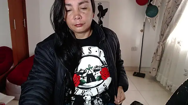 vivian-milf online show from 11.30.25