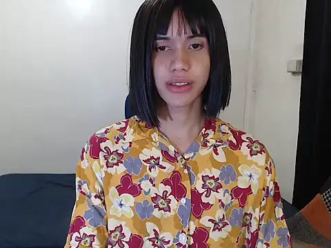 Snapshot of superhotbabe chatting on 12.16.25 superhotbabe online show from 12.16.25