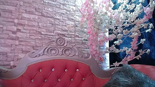 Snapshot of BellaMarquez_ chatting on 12.13.25 BellaMarquez online show from 12.13.25