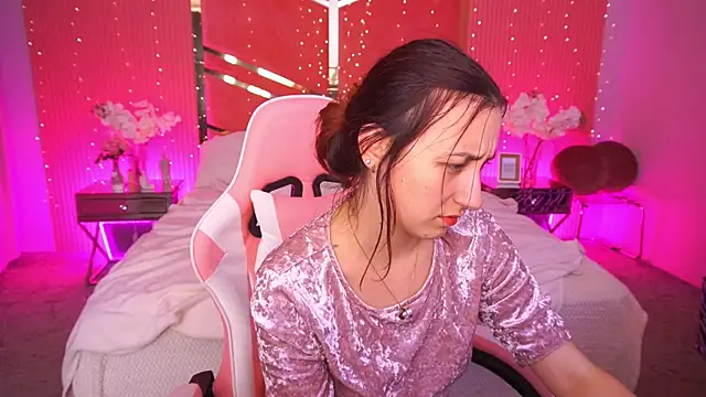 RoxieRay online show from 03.31.26