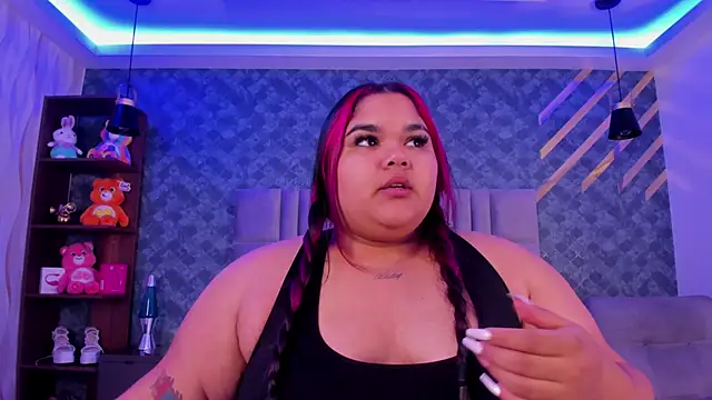 Snapshot of AlyzzandreRouge chatting on 12.02.25 AlyzzandreRouge online show from 12.02.25