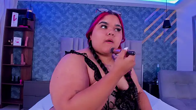 Snapshot of AlyzzandreRouge chatting on 12.03.25 AlyzzandreRouge online show from 12.03.25