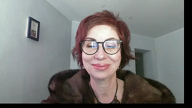 Snapshot of Kelly_Flurr chatting on 12.16.25 Kelly Flurr online show from 12.16.25