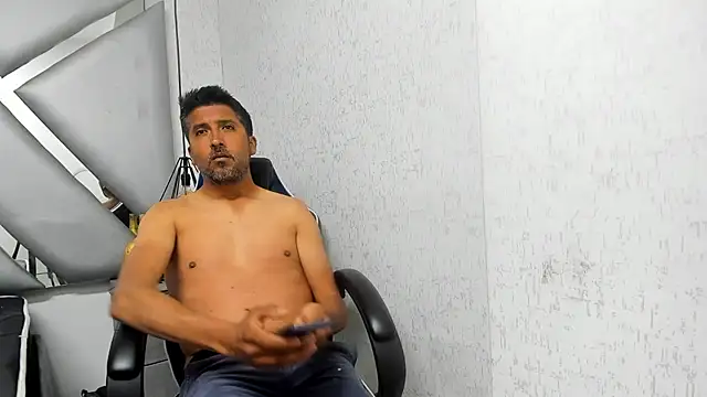 Snapshot of DANIDICK_VC chatting on 12.15.25 DANIDICK VC online show from 12.15.25