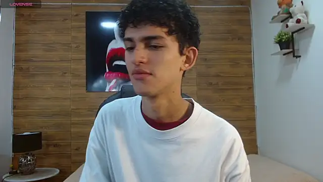 Snapshot of Michaelkoiv chatting on 11.26.25 Michaelkoiv online show from 11.26.25