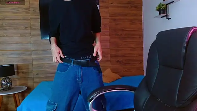 Snapshot of Michaelkoiv chatting on 11.29.25 Michaelkoiv online show from 11.29.25