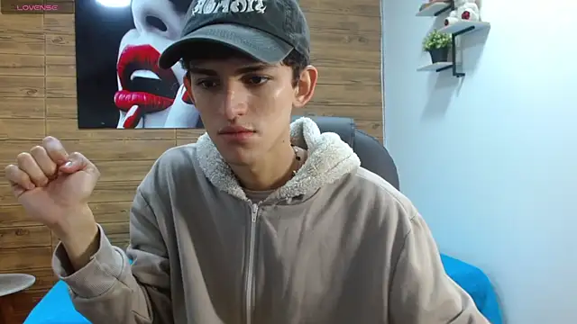 Snapshot of Michaelkoiv chatting on 12.04.25 Michaelkoiv online show from 12.04.25