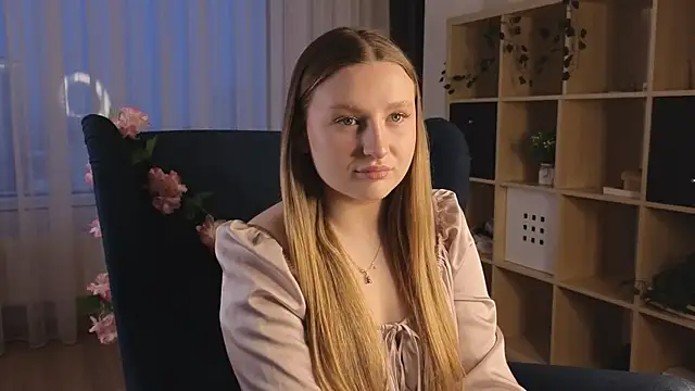 Snapshot of RemediosStrekas chatting on 12.15.25 RemediosStrekas online show from 12.15.25