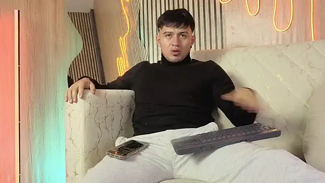 Snapshot of kingbrakly chatting on 12.05.25 kingbrakly online show from 12.05.25