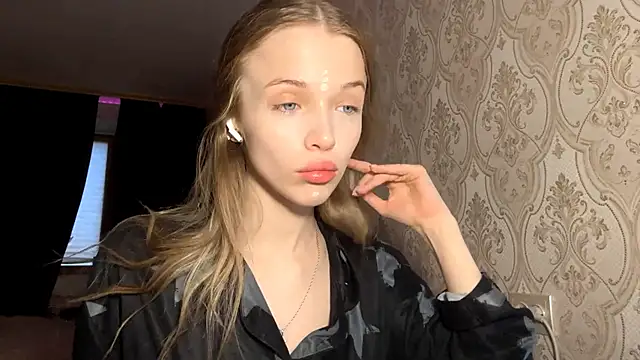 AshlyPalas online show from 11.27.25