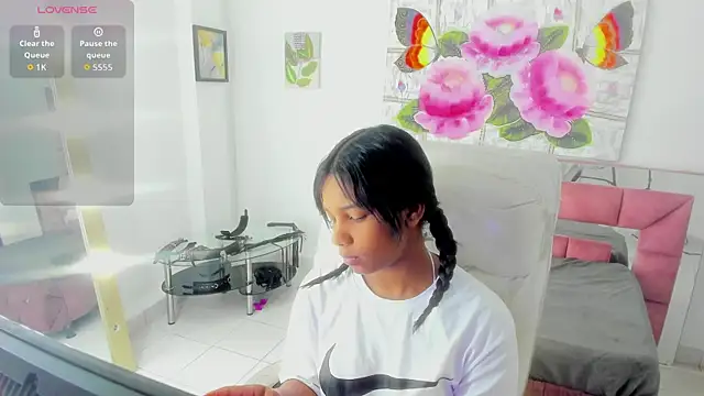 Snapshot of miiyaako_ds chatting on 12.01.25 miiyaako ds online show from 12.01.25