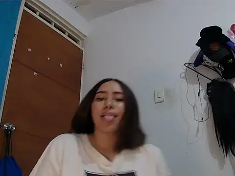 Michikomalandroxh online show from 12.20.25