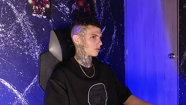 Snapshot of Paulo_527 chatting on 12.04.25 Paulo 527 online show from 12.04.25