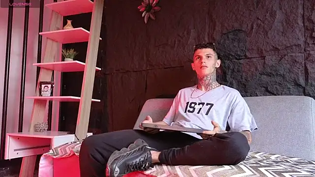 Paulo 527 online show from 12.19.25