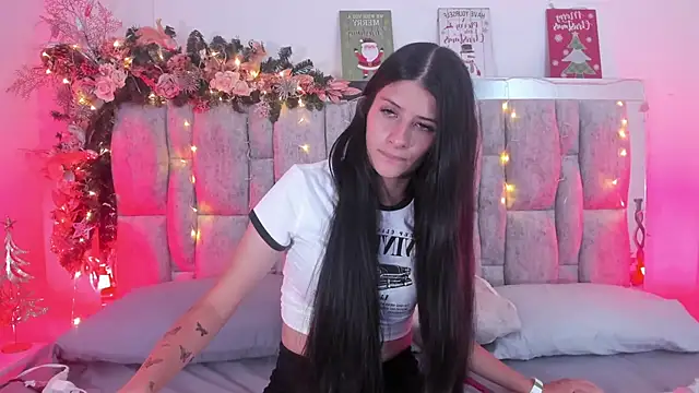 ZafiraNavarro online show from 12.18.25