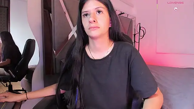 ZafiraNavarro online show from 12.21.25