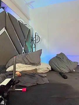 ZafiraNavarro online show from 04.18.26