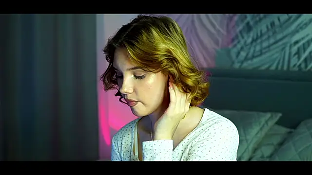 Snapshot of heresouly chatting on 12.02.25 heresouly online show from 12.02.25