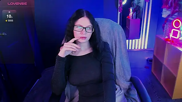 Lisa Nerdy online show from 12.15.25