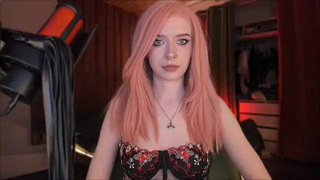 Snapshot of Mistress_Iris chatting on 11.29.25 Mistress Iris online show from 11.29.25