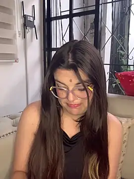 Snapshot of Scarletts_Boobs chatting on 12.15.25 Scarletts Boobs online show from 12.15.25