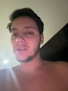 Snapshot of RicoValen chatting on 02.18.26 RicoValen online show from 02.18.26