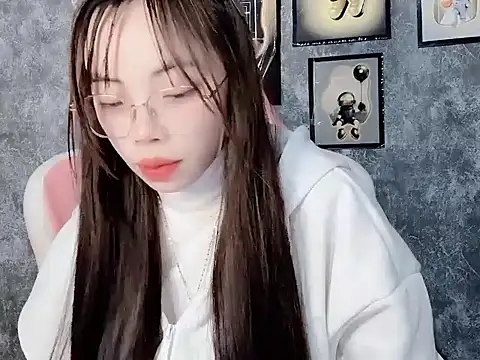 Snapshot of Aria5999 chatting on 12.14.25 Aria5999 online show from 12.14.25