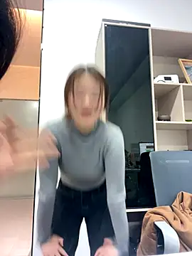 Snapshot of DMG-41 chatting on 12.05.25 DMG-41 online show from 12.05.25