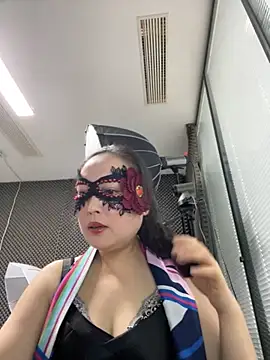 Snapshot of TL-46 chatting on 12.04.25 TL-46 online show from 12.04.25