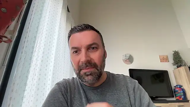 Snapshot of coolsmith81 chatting on 05.12.26 coolsmith81 online show from 05.12.26