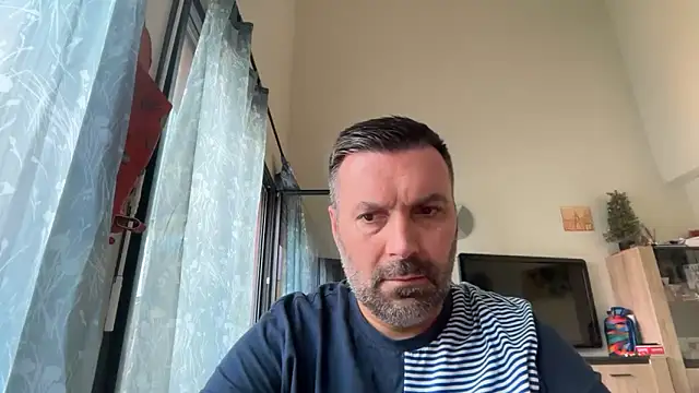 Snapshot of coolsmith81 chatting on 06.19.26 coolsmith81 online show from 06.19.26