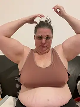 bea french curvy online show from 01.12.26