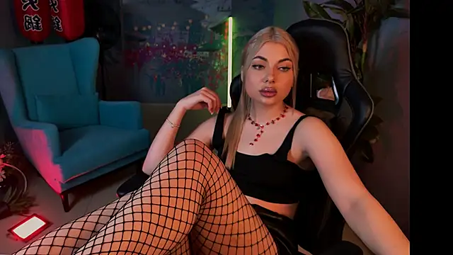 HyileyClark online show from 11.27.25