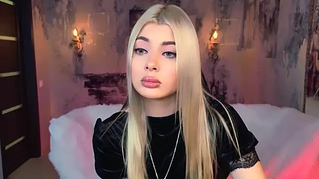 HyileyClark online show from 12.02.25