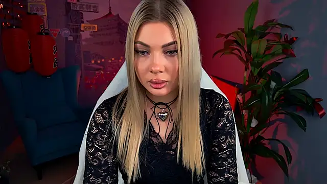 HyileyClark online show from 03.10.26