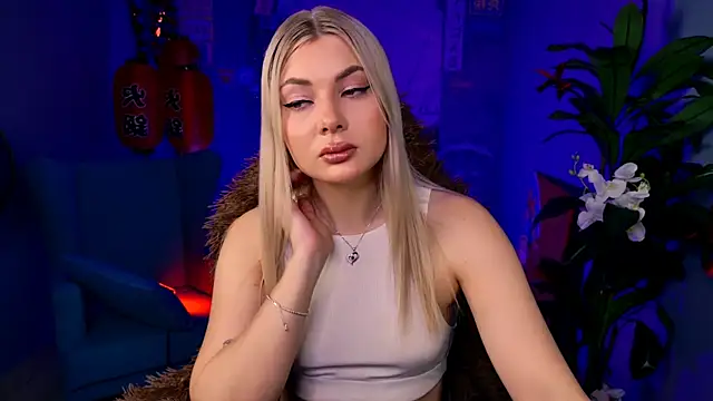 HyileyClark online show from 04.17.26