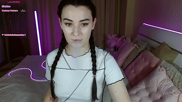 Snapshot of AdeleCutie chatting on 12.02.25 AdeleCutie online show from 12.02.25