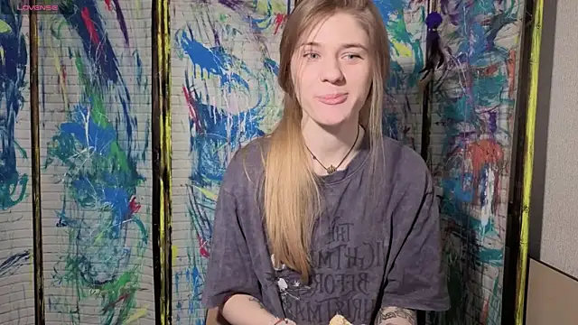 Adell Love online show from 04.21.26