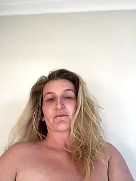 Snapshot of Skyme2713 chatting on 12.02.25 Skyme2713 online show from 12.02.25