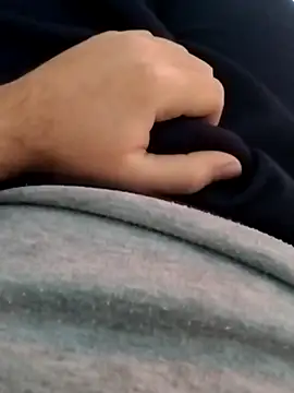 erdestruttor18 online show from 11.29.25