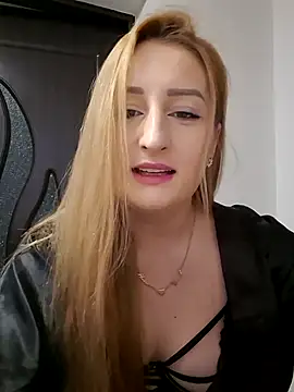 Snapshot of dixielarys chatting on 12.03.25 dixielarys online show from 12.03.25