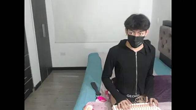 Snapshot of xAngel__Dustx chatting on 06.18.26 xAngel Dustx online show from 06.18.26