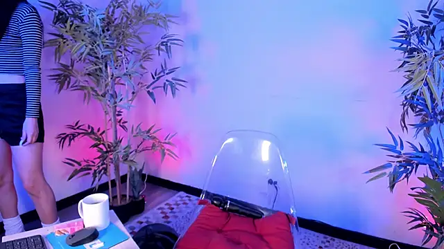 Snapshot of itsmroom_ chatting on 12.16.25 itsmroom online show from 12.16.25