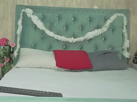 Snapshot of Apriil_Sweett chatting on 12.03.25 Apriil Sweett online show from 12.03.25