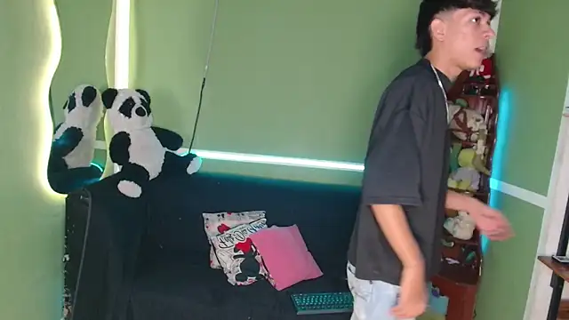 Snapshot of murb_xxx chatting on 12.04.25 murb xxx online show from 12.04.25