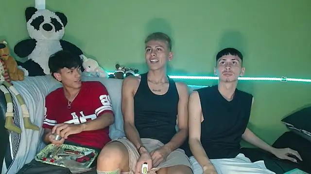 Snapshot of murb_xxx chatting on 12.13.25 murb xxx online show from 12.13.25