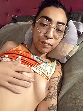 Snapshot of Yani-14 chatting on 02.17.26 Yani-14 online show from 02.17.26